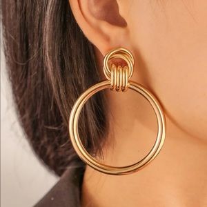 NWOT Circle Drop Earrings Gold